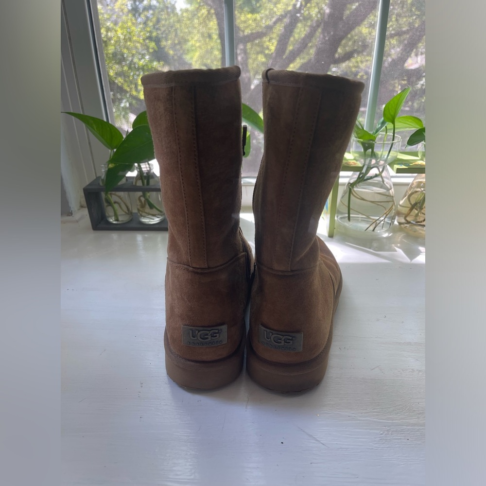 UGGS AUSTRALIA BOOTS